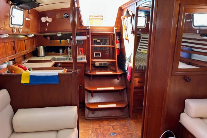 1982-endeavour-37-sail-10090795-20260222191554722-2