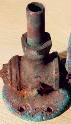 This neglected high-quality bronze seacock remained inservice for almost 50 years. High-grade silicon bronze can look green and awful and still retain most of it’s mechanical properties, unlike stainless steel which can appear shiny right up until the moment it breaks.