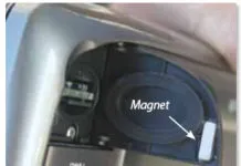 Raymarine e7 vs. Garmin 740s plotter-sounders