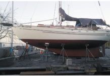 Heavy Glass Hull Marks Tayana 37 Boat