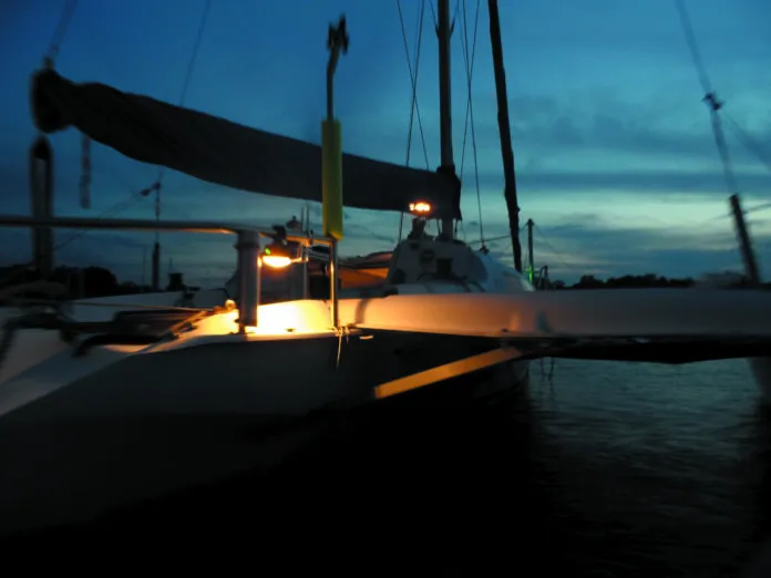 solar powered anchor light sailboat