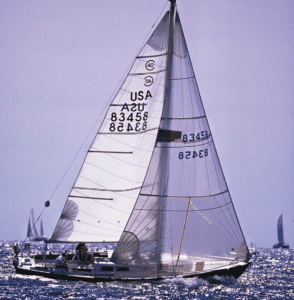 A powerful genoa drives designer Bill Lapworth’s revolutionary Cal 40, a popular, fast passagemaker.