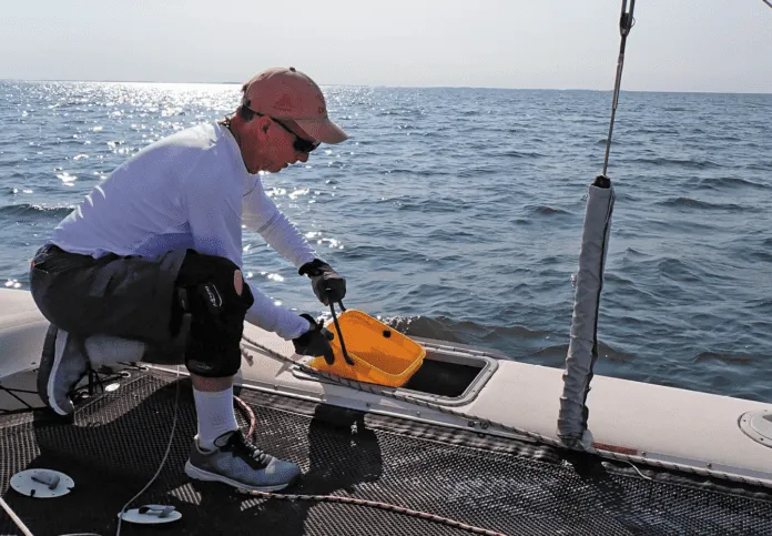 2311_Bucket_narrow_hatche