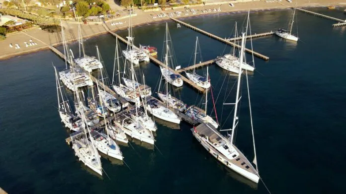 Docking Sailing Boats Top View Maneuver and Dock Your Sailboat Under Power Book from Practical Sailor