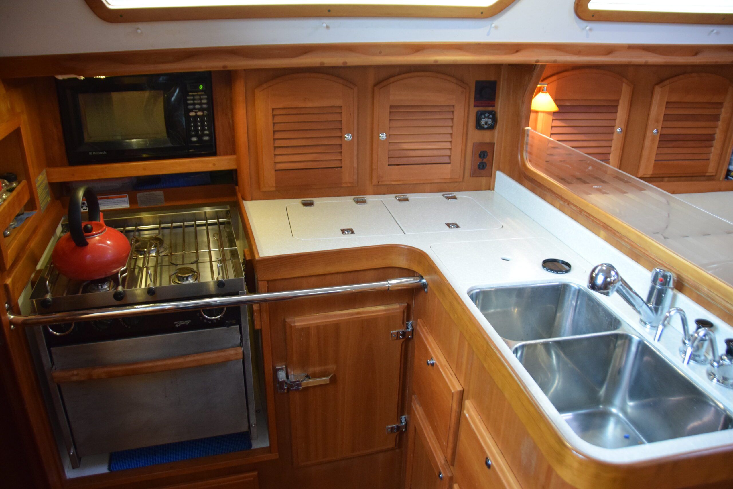 L-shaped galley