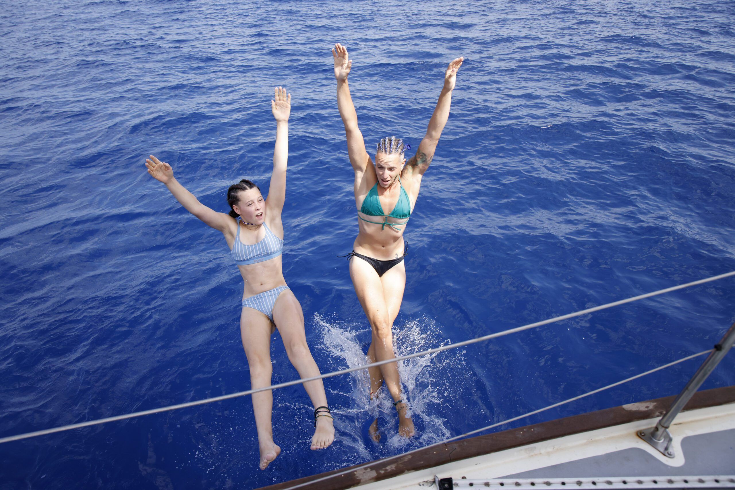 Mid-Atlantic swim off Mairin. (Photo/ Leszek Wolnik)