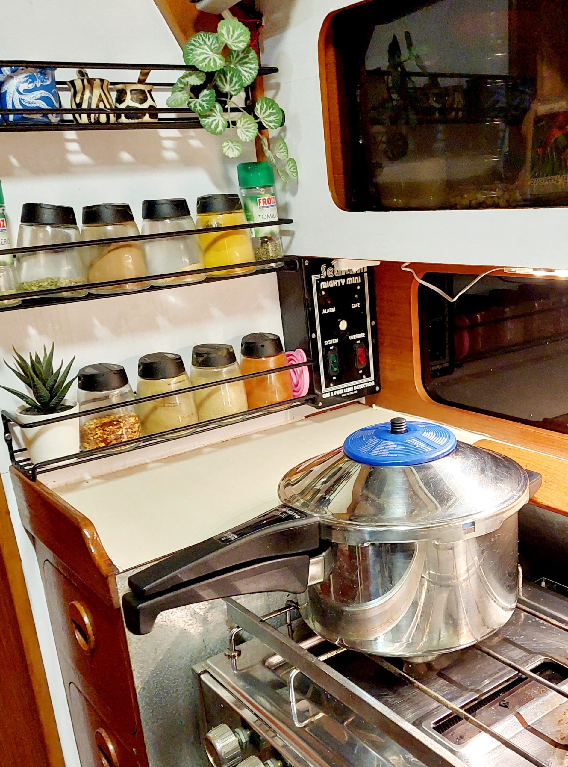 Sarah’s pressure cooker is a Kuhn Rikon 7 litre (7.3 quarts), with a 22 cm (8.6 inch) diameter. (Photo/ Sarah Powell-Fowler)