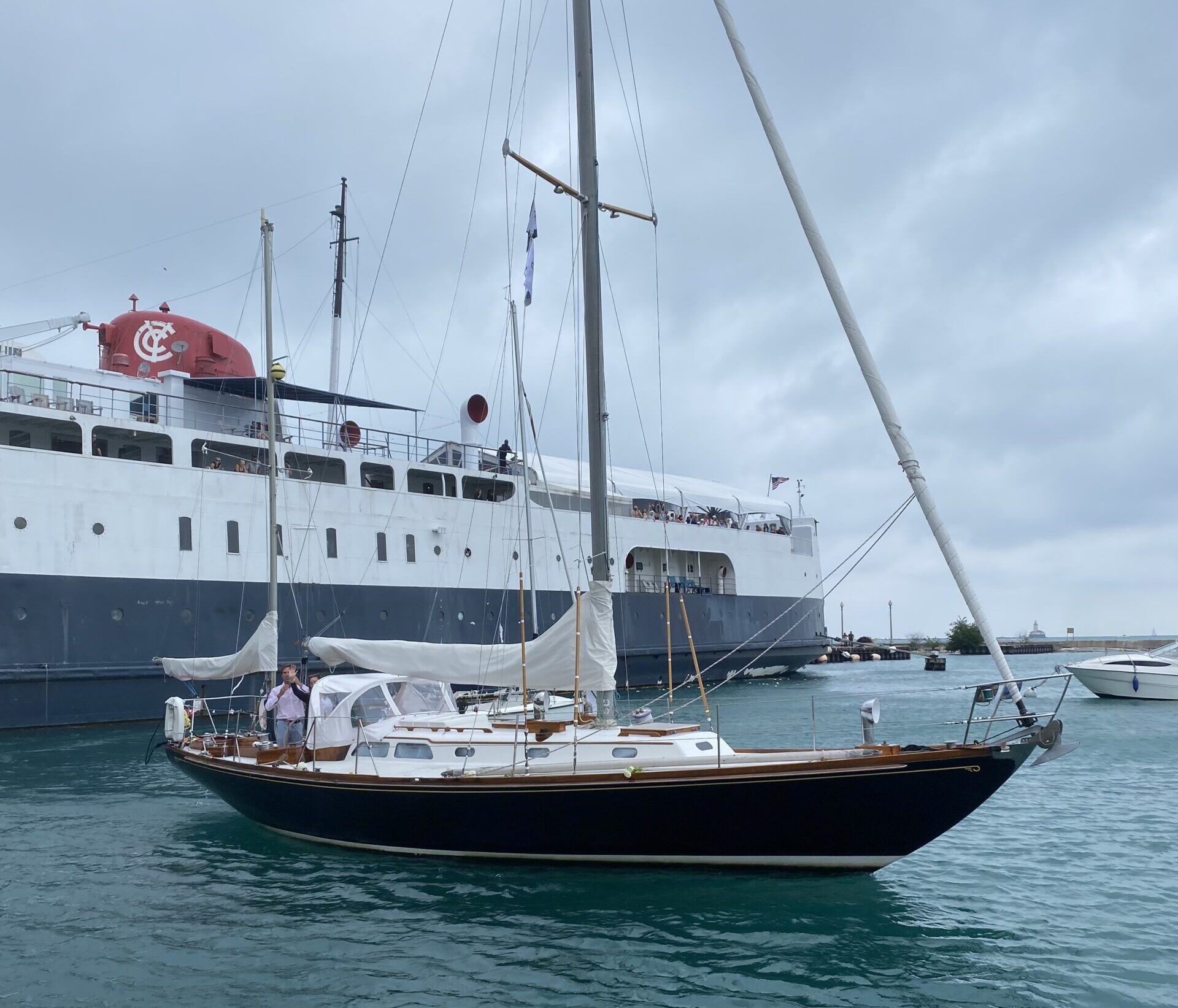A 1970s Hinckley Bermuda 40 MK III Yawl, departing the dock at Columbia Yacht Club in Chicago in early September. (Photo/ Nick Van Antwerp) 