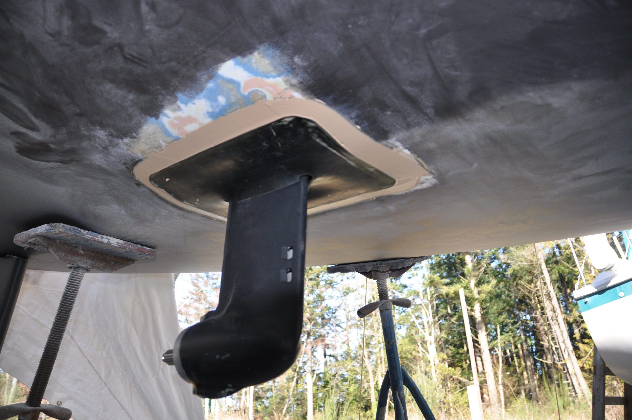 SeaProp60 leg bolted down with rubber seal in place. (Photo/ Bert Vermeer)