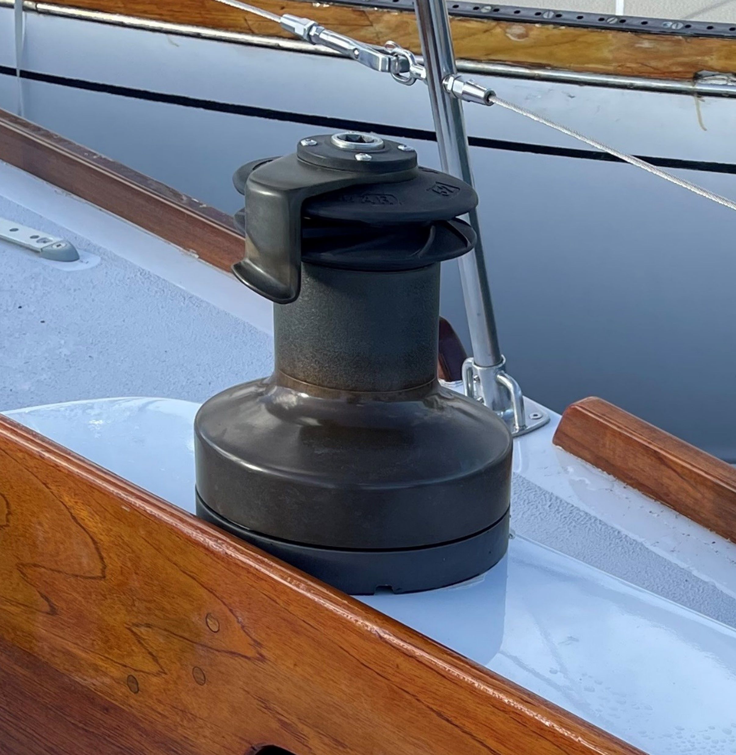 The popular, vintage 2-speed, self-tailing Lewmar 52ST, reassembled after lathe modifications. Now it can properly grasp the thinner UHMPE sheets. (Photo/ Tom Egan)