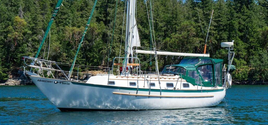 A Pacific Seacraft 37 set up for fair-weather coastal sailing. Her comely profile just speaks "seaworthy." Those mast pulpits suggest you'll be going forward to haul and reef the main. Add a staysail for rough weather or heaving to, and deck organizers for reefing from the cockpit. Photo courtesy of Yacht World.