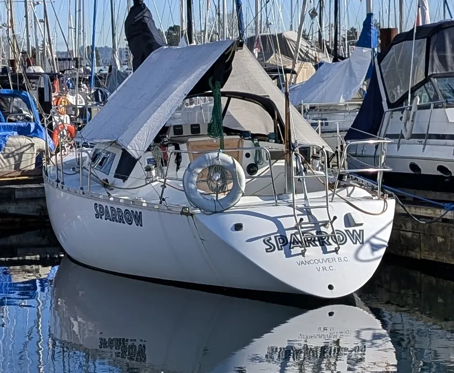 A typical 80s transom design.