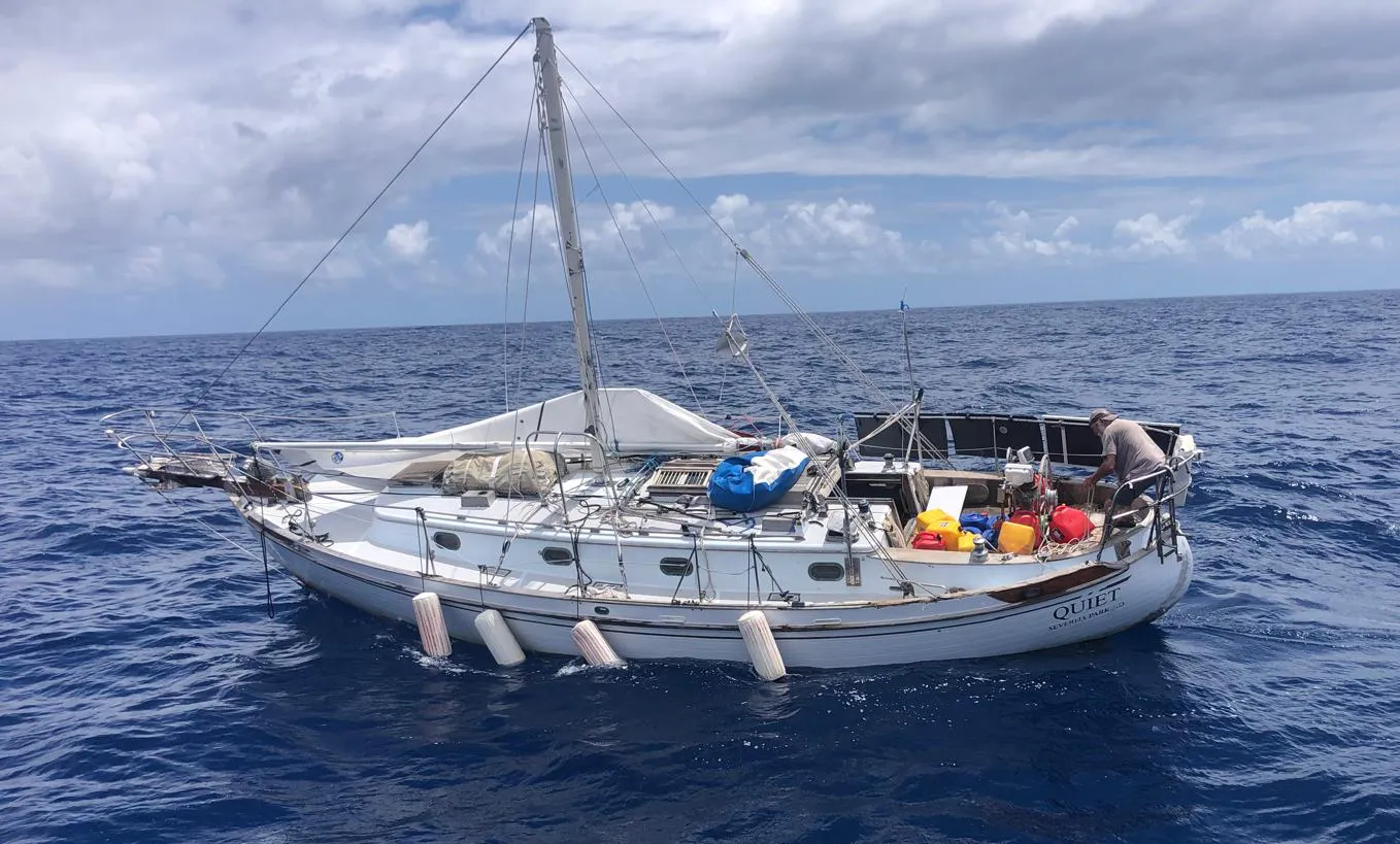 Keith Marshall, owner of Pegasus, together with his crew Felix Gaul approaching Quiet to deliver precious supplies, including more diesel and engine oil. Pegasus was one of three private boats that altered course to meet up with Quiet and kindly provide fuel and provisions. (Photo/ Keith Marshall)