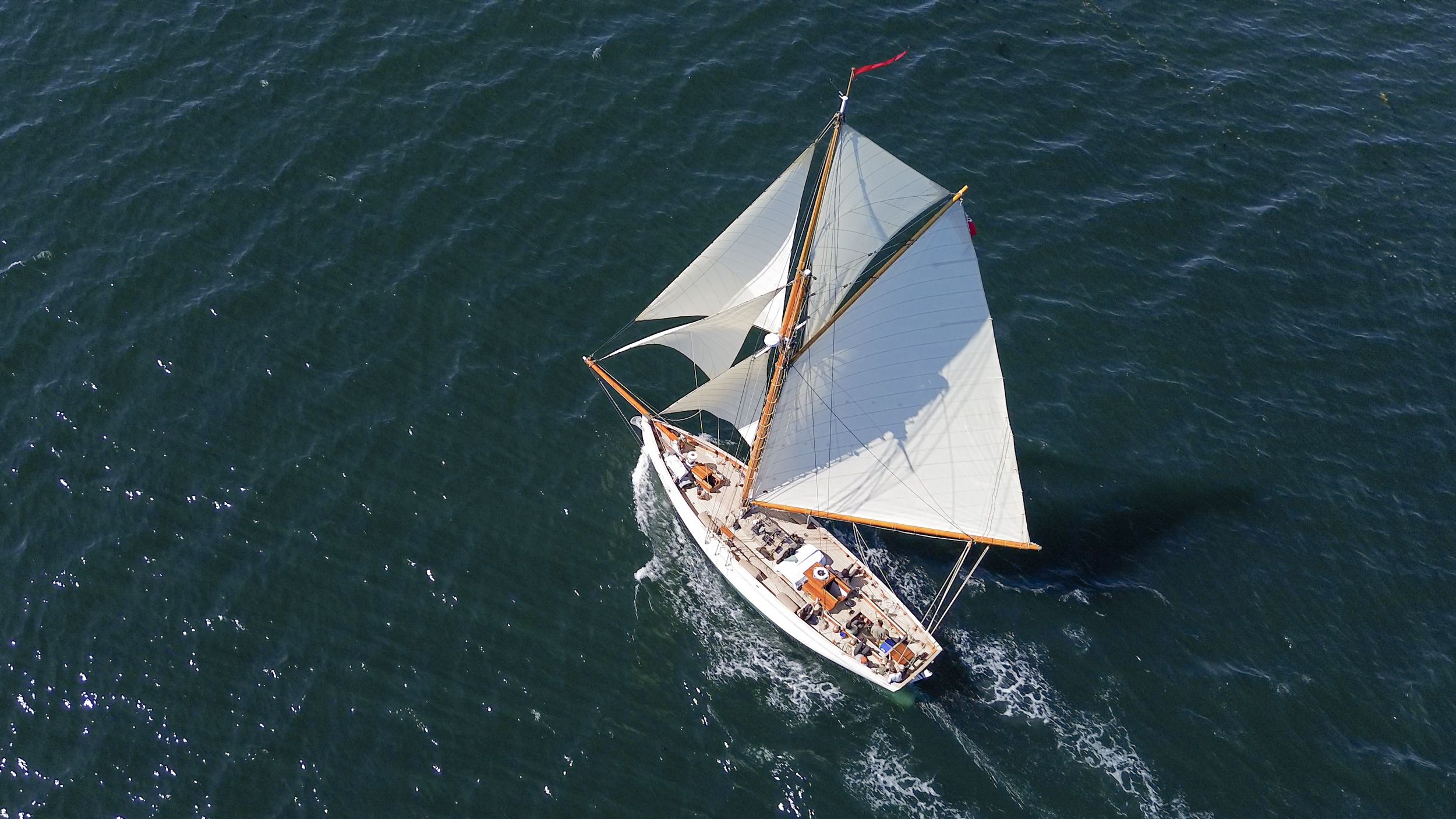 Tally Ho reaching in a fair wind, all sails drawing. Perfect conditions! (Photo/ Leo Sampson Goolden)