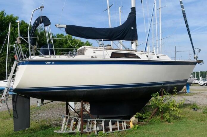 The O'Day 30's clean, modern profile has aged remarkably well due to its straight sheerline and high topsides. Courtesy of YachtWorld