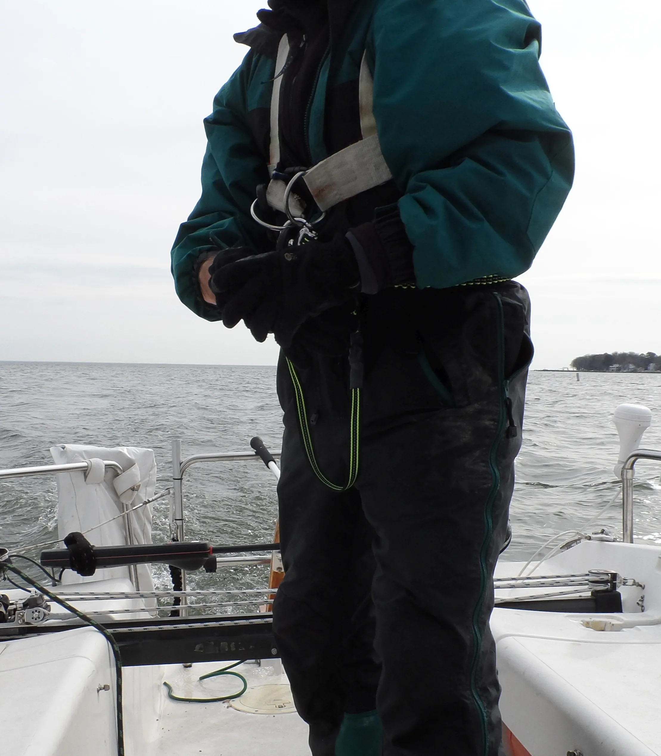 Wrap the spar tether around your waist. This keeps it out of your way when grinding etc., as well as out from under your feet. (Photo/ Drew Frye)