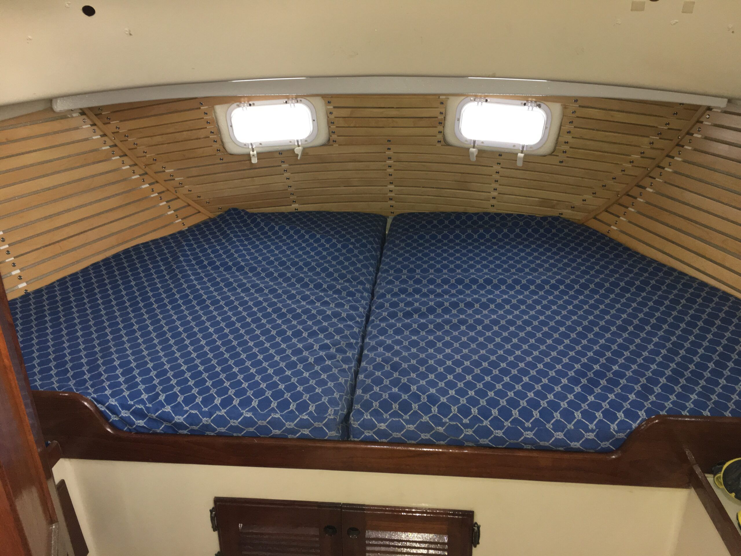 The aft cabin completed in the same manner as the V-berth. (Photo/ Bert Vermeer)