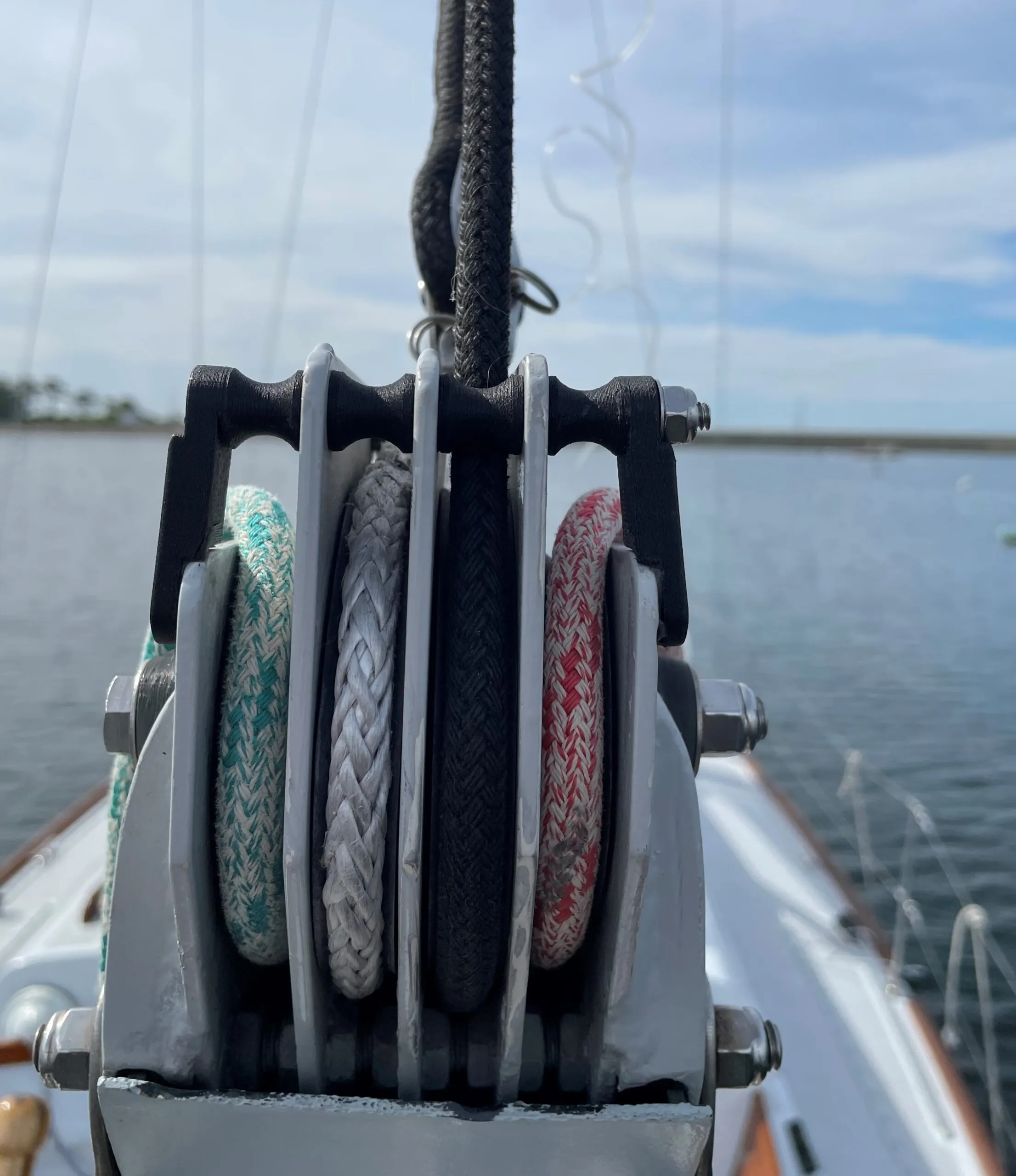 3D printed boom end line keeper. (Photo/ Tom Egan)