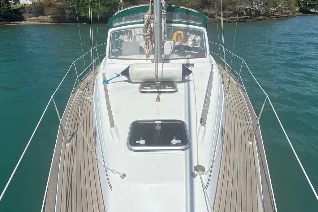 Beneteau's full-length fiberglass grid system extends to approximately one foot above the waterline, distributing rig loads and working strains throughout the hull. Courtesy of Yachtworld.com