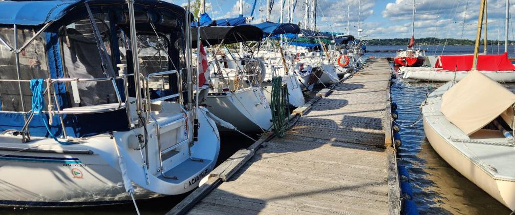 A tidy dock is not only pleasant but it is also safe. (Photo/ Marc Robic)