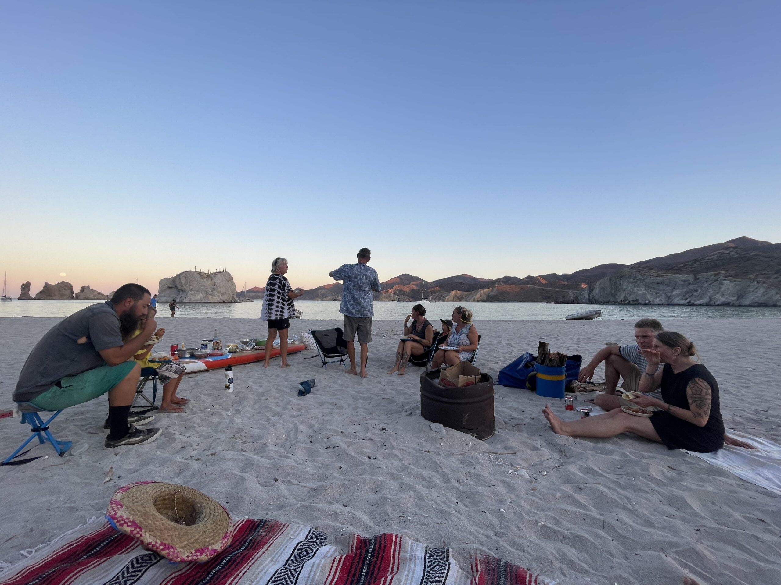 Cruiser potlucks at San Juanico. (Photo/ Jaclyn Jeffrey)