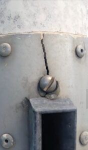 The surveyor discovered a cracked mast plate. (Photo/ Ray Ville)