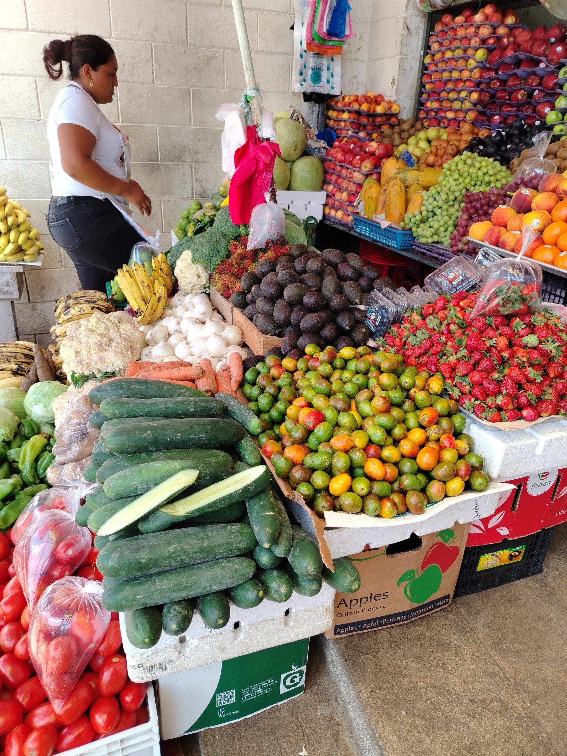 Local markets offer inexpensive and fresh fruits and vegetables. This is where we did most of our shopping. (Photo/ Jaclyn Jeffrey)