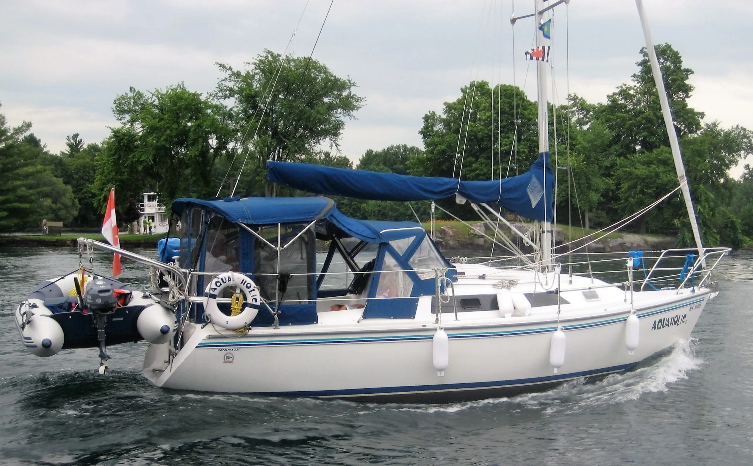 Author's Catalina 270 traveling in the comfort of the full set of canvas. (Photo/ Marc Robic)