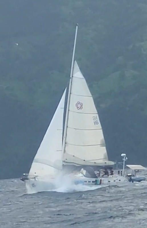 The unconventional rig configuration demands that skippers are familiar with aggressive sail trim and also understand how the freestanding mast responds differently than stayed alternatives.(Photo/ Ray Ville)