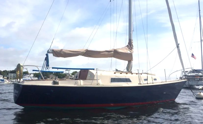 The Pearson 30's modest sheer and clean styling reflect the builder's credo of moderation in all matters. Courtesy of YachtWorld.com