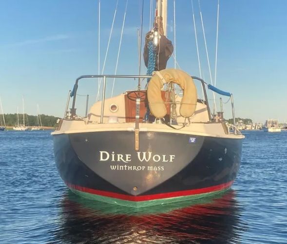 The Pearson 30 has balanced proportions and solid fiberglass construction. The hull-to-deck joint is reinforced with stainless steel self-tapping screws and backed by an extruded plastic rubrail. Courtesy of YachtWorld.com