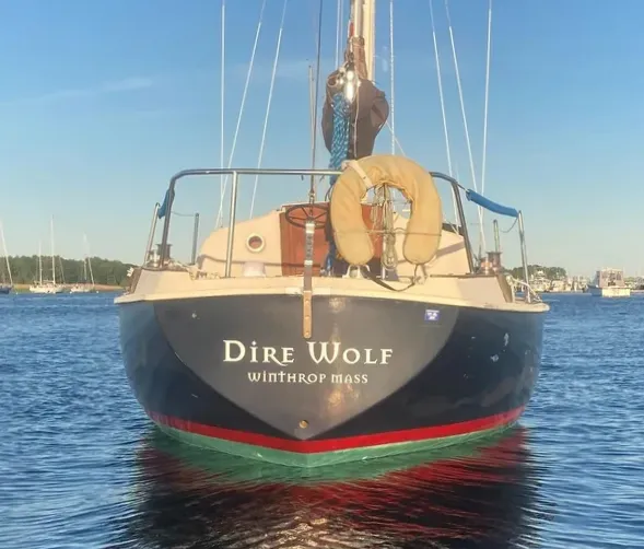 The Pearson 30 has balanced proportions and solid fiberglass construction. The hull-to-deck joint is reinforced with stainless steel self-tapping screws and backed by an extruded plastic rubrail. Courtesy of YachtWorld.com