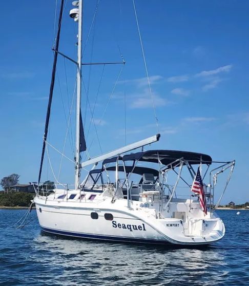 Comfortable and livable for weekend cruising and extended anchorages, the Hunter 386 excels as a floating vacation home—though her B&R rig without a backstay can frustrate sailors who demand maximum sail trim. Image courtesy of YachtWorld.com