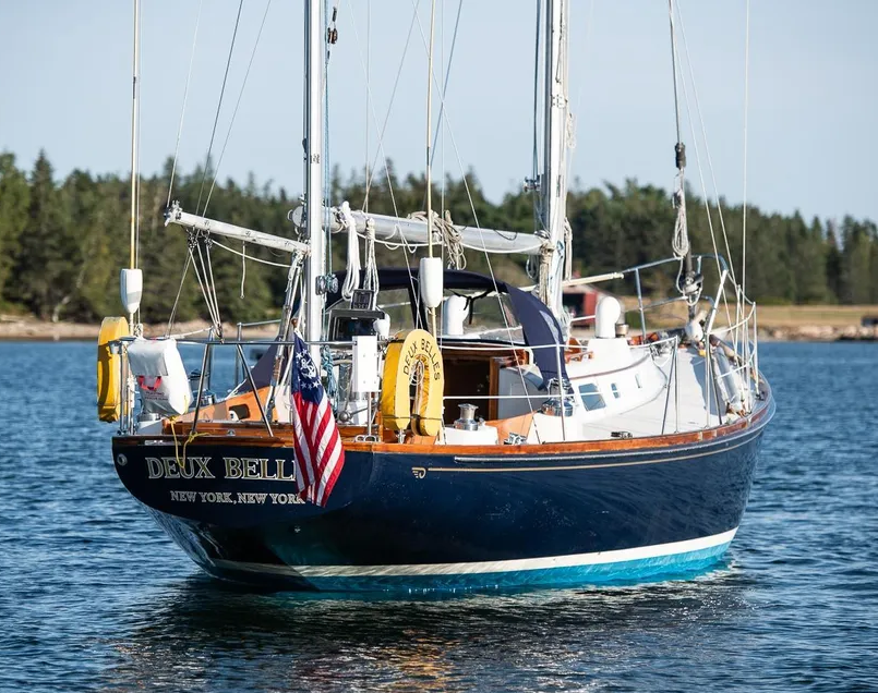 Deux Belles, a 1971 Bermuda 40 Custom built during the first decade of the design's production, exemplifies Hinckley's commitment to hand-fitted wooden interiors and custom stainless steel castings crafted in-house. Courtesy of YachtWorld.com