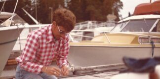 The author repairing a broken rudder on his Balboa 20. (Photo/ Bert Vermeer)