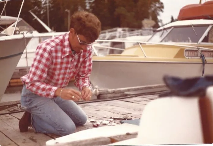 Vermeer2 The author repairing a broken rudder on his Balboa 20. (Photo/ Bert Vermeer)