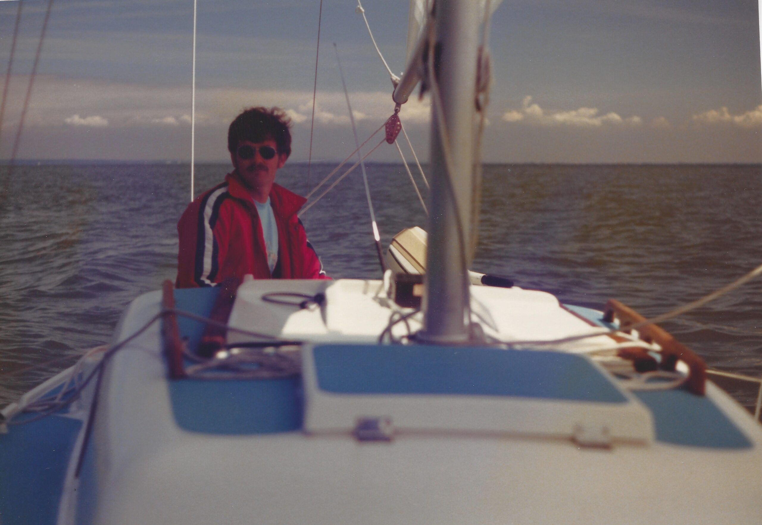 The author at the helm of the Balboa 20. (Photo/ Bert Vermeer)