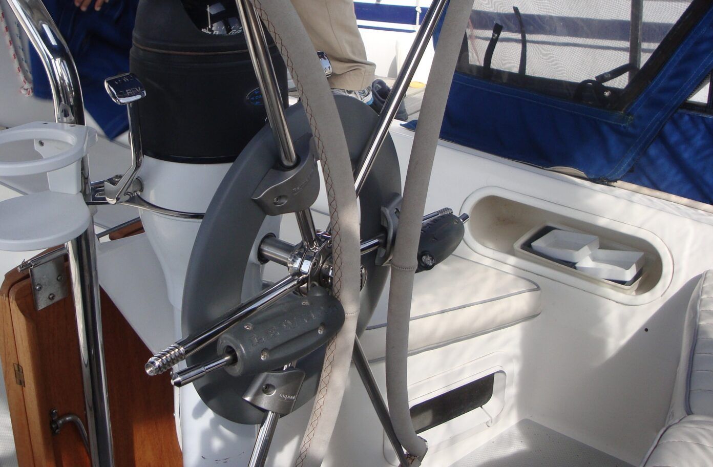 A Raymarine TS4000+ Autohelm wheel drive unit installed on wheel. (Photo/ Marc Robic)