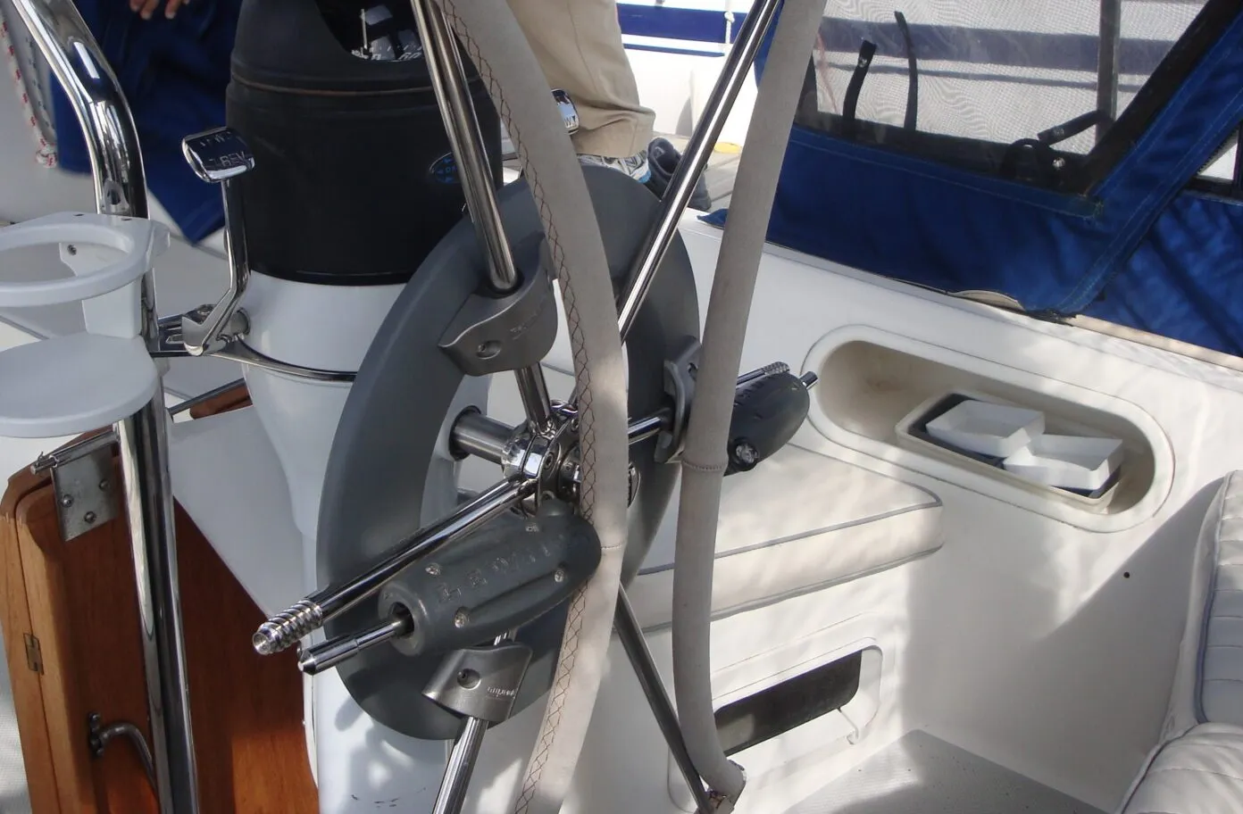 A Raymarine TS4000+ Autohelm wheel drive unit installed on wheel. (Photo/ Marc Robic)